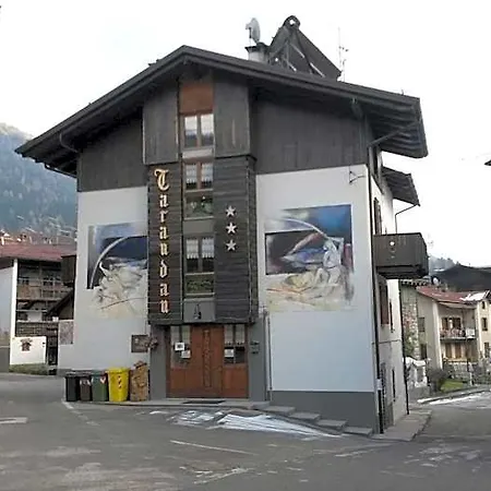 Hotel Meuble Tarandan 3*